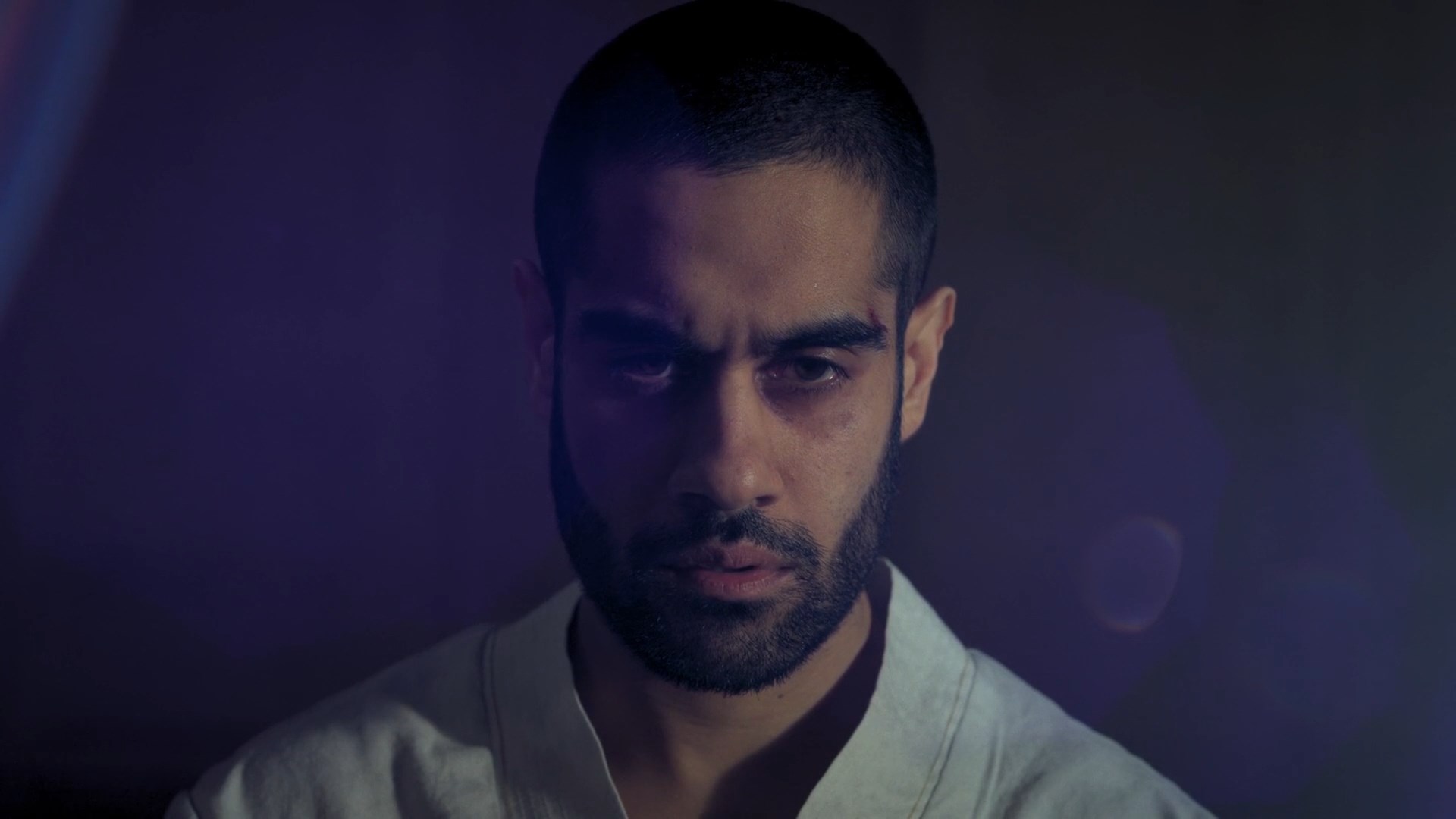 مشت آهنین - فصل ۲ قسمت ۲