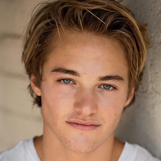 Mitchell Hoog