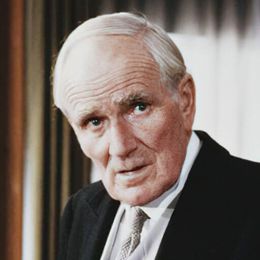 Desmond Llewelyn