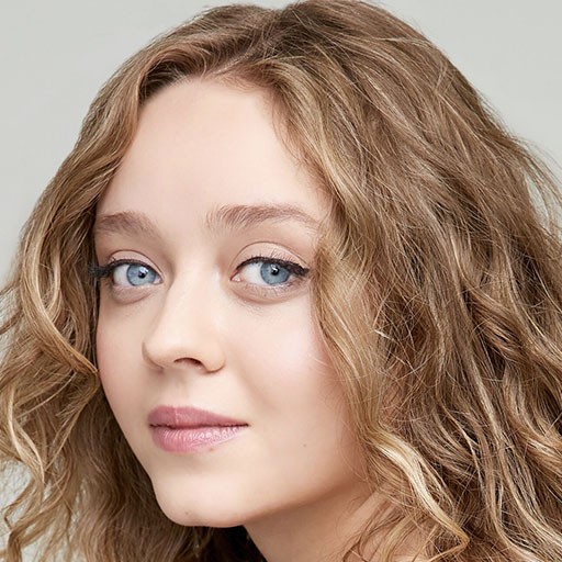 Madeleine Arthur