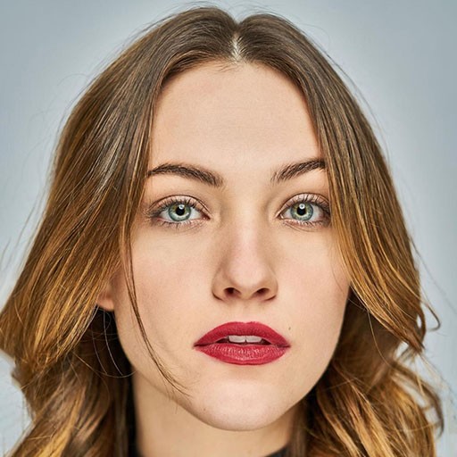 Violett Beane