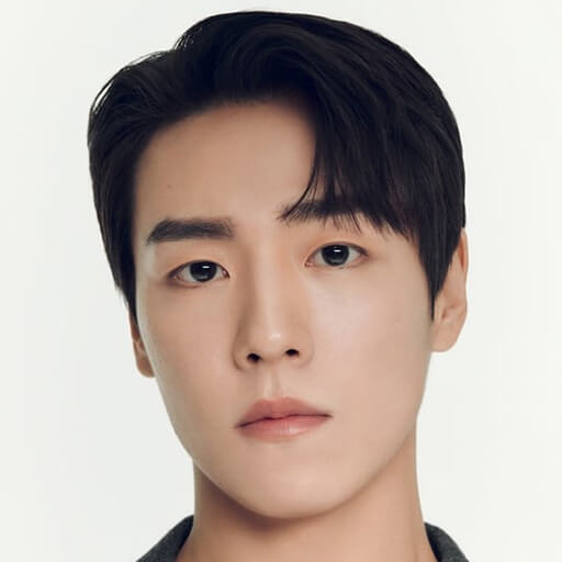 Hyun Woo