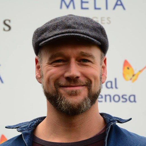 Elliot Cowan