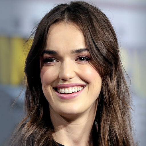 Elizabeth Henstridge