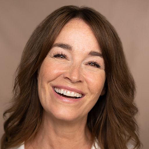 Eva Pope