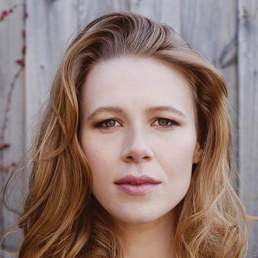 Anna McGahan