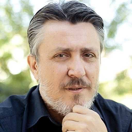 Cüneyt Uzunlar