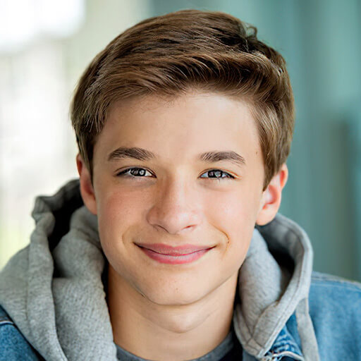 Avery Esteves