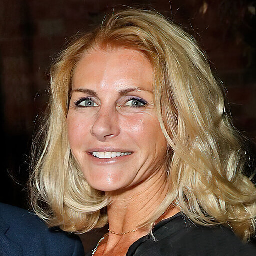 Lisa Hogan