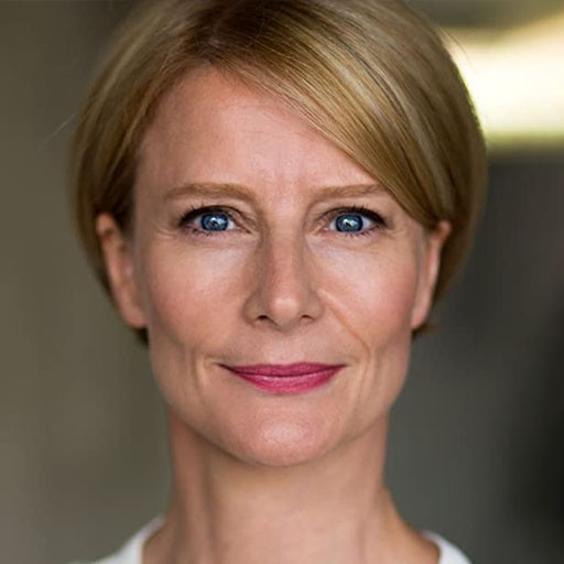 Julia Farino