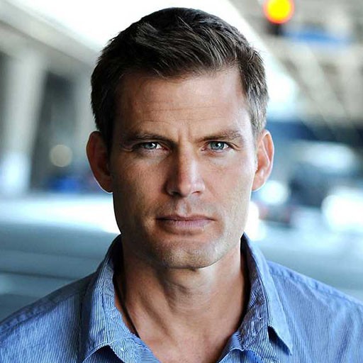 Casper Van Dien