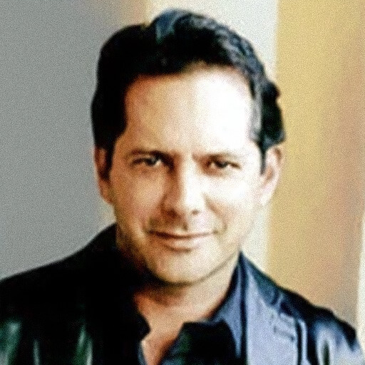 Manny Suárez