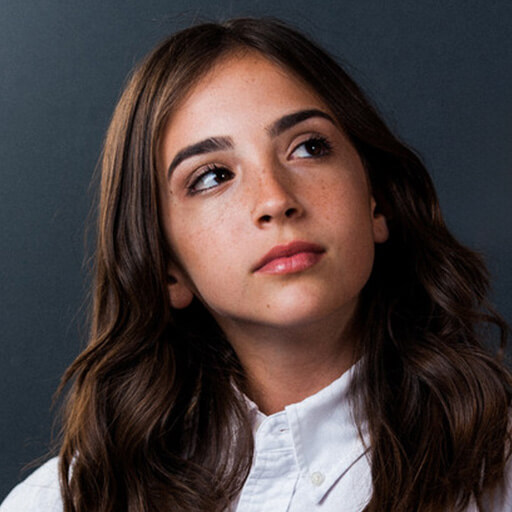 Gabriela Bee