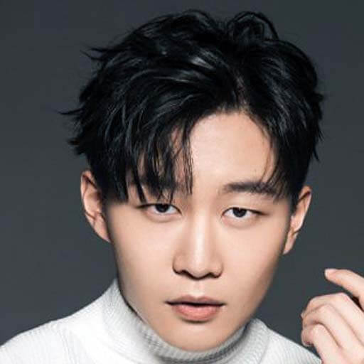Yunlong Liu