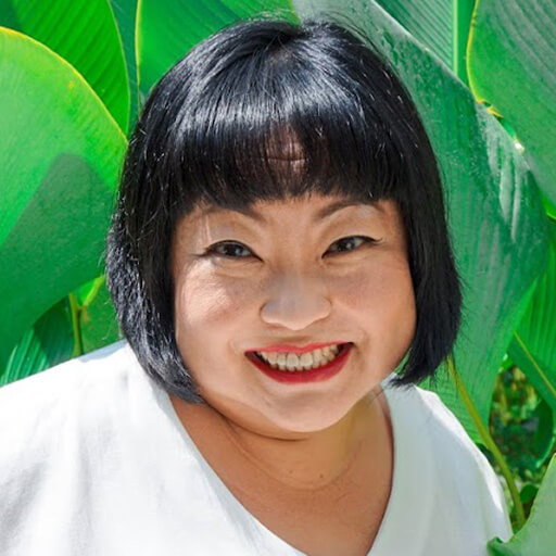 Selena Tan