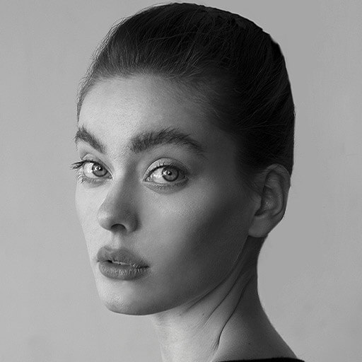 Laura Dennis