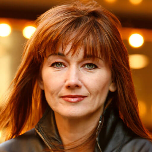 Lari White