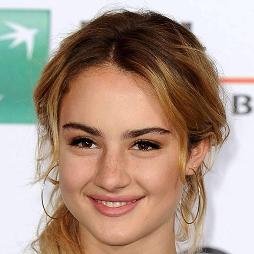 Anna Van Patten