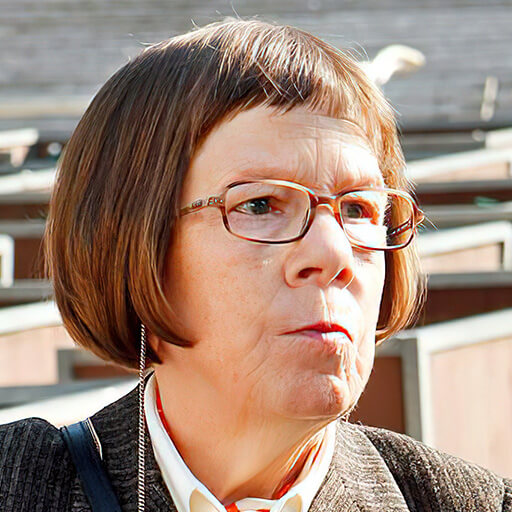 Linda Hunt