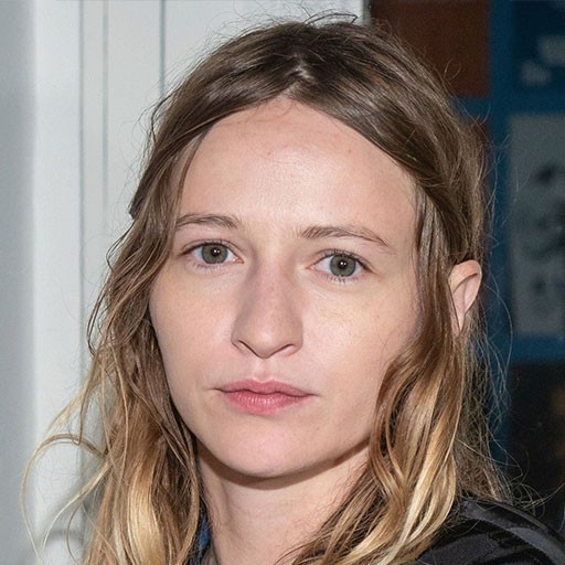Christa Théret