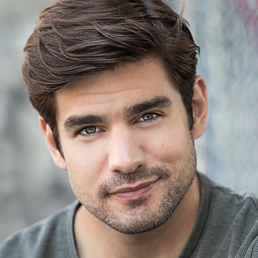 Alex Esola