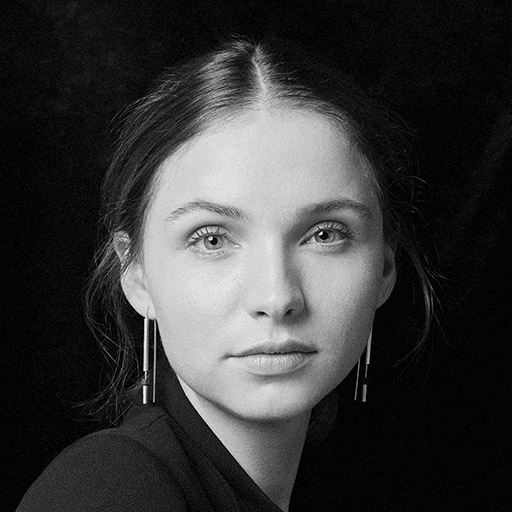 Evelin Dobos