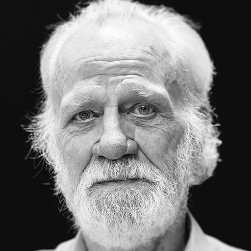 Leon Russom