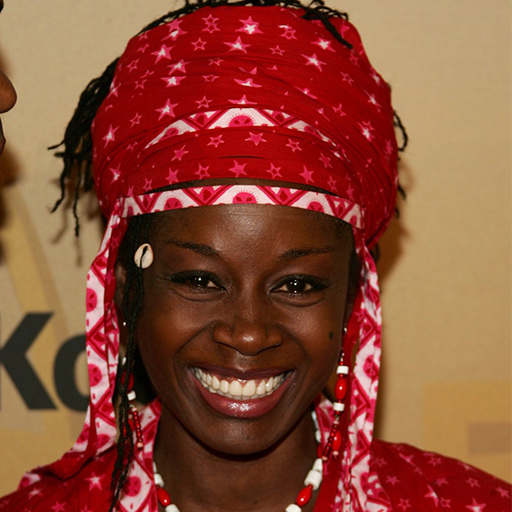 Akosua Busia