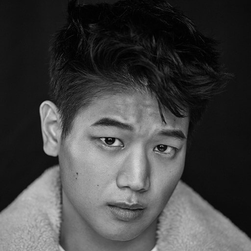 Ki Hong Lee