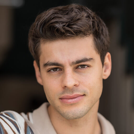  Chris Petrovski