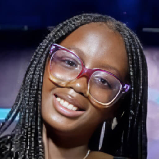  Simisola Gbadamosi