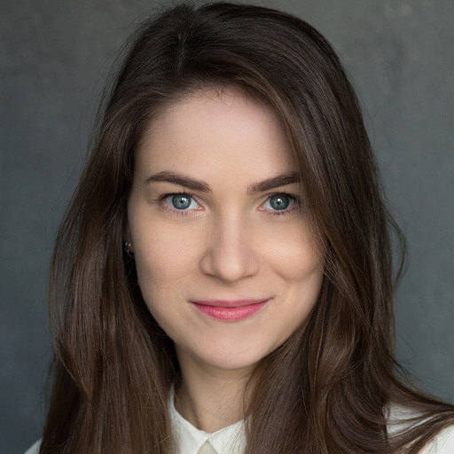 Lowri Izzard