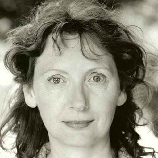 Lorraine Hilton