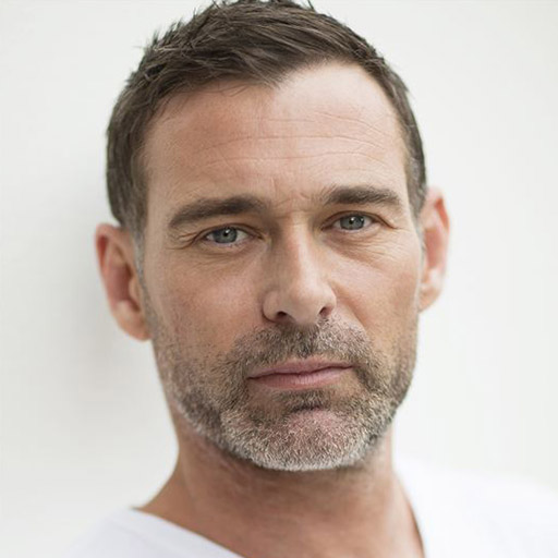 Stephen Carracher