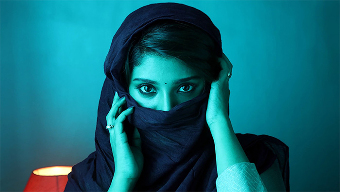 به چشمات اعتماد نکن