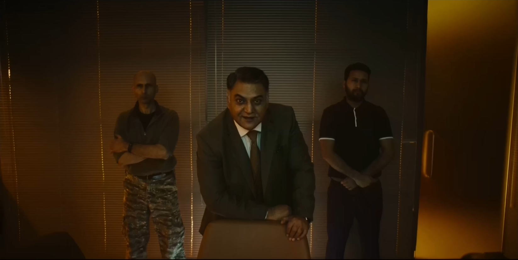 دار و دسته لندنی - فصل ۱ قسمت ۷