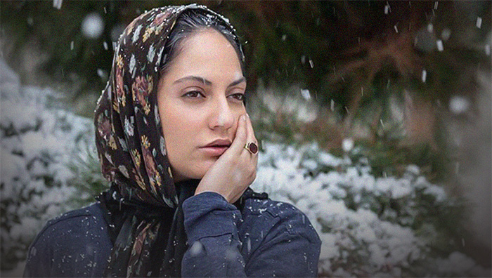 برف روی کاج‌ها