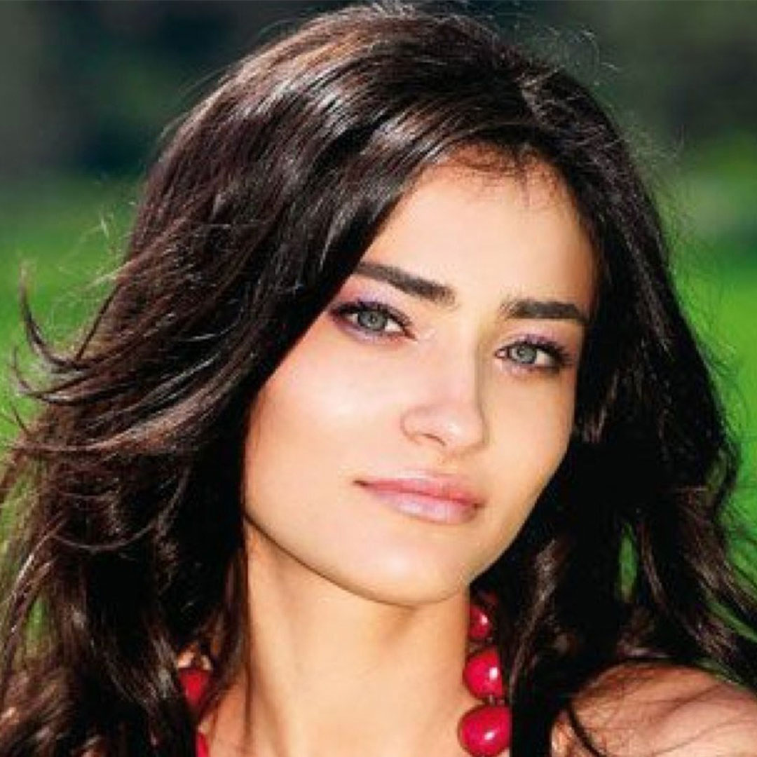 سعادت اکسوی